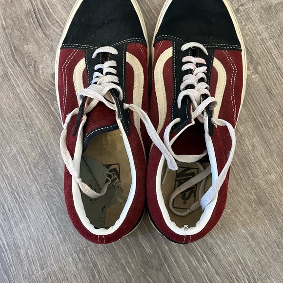 Vans - Picture 3 of 4
